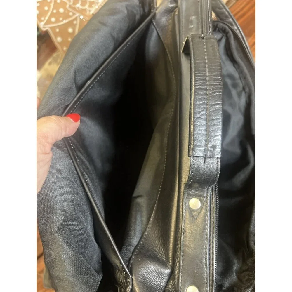 Columbia Made Genuine Black Leather Messenger Laptop Business Bag
